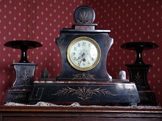 Uhr aus Mamor